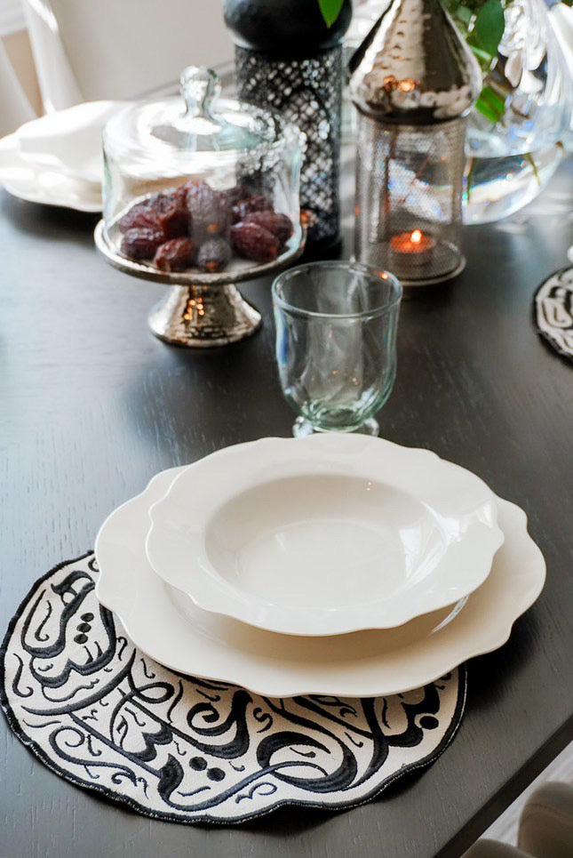 "Mubarak Alikom Alshahr" half moon