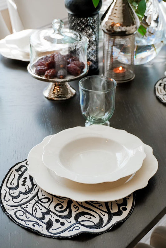 "Mubarak Alikom Alshahr" half moon