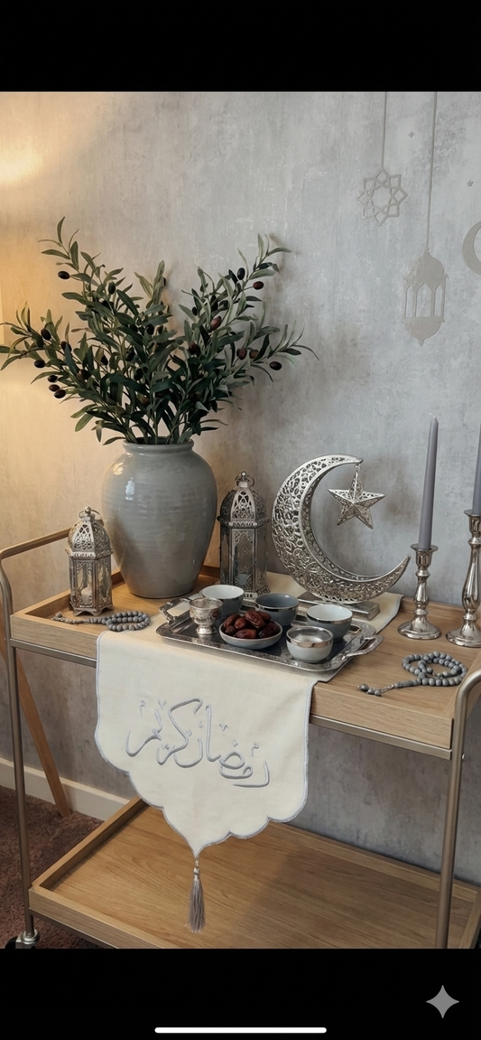 welcoming runner "Ramadan kareem"